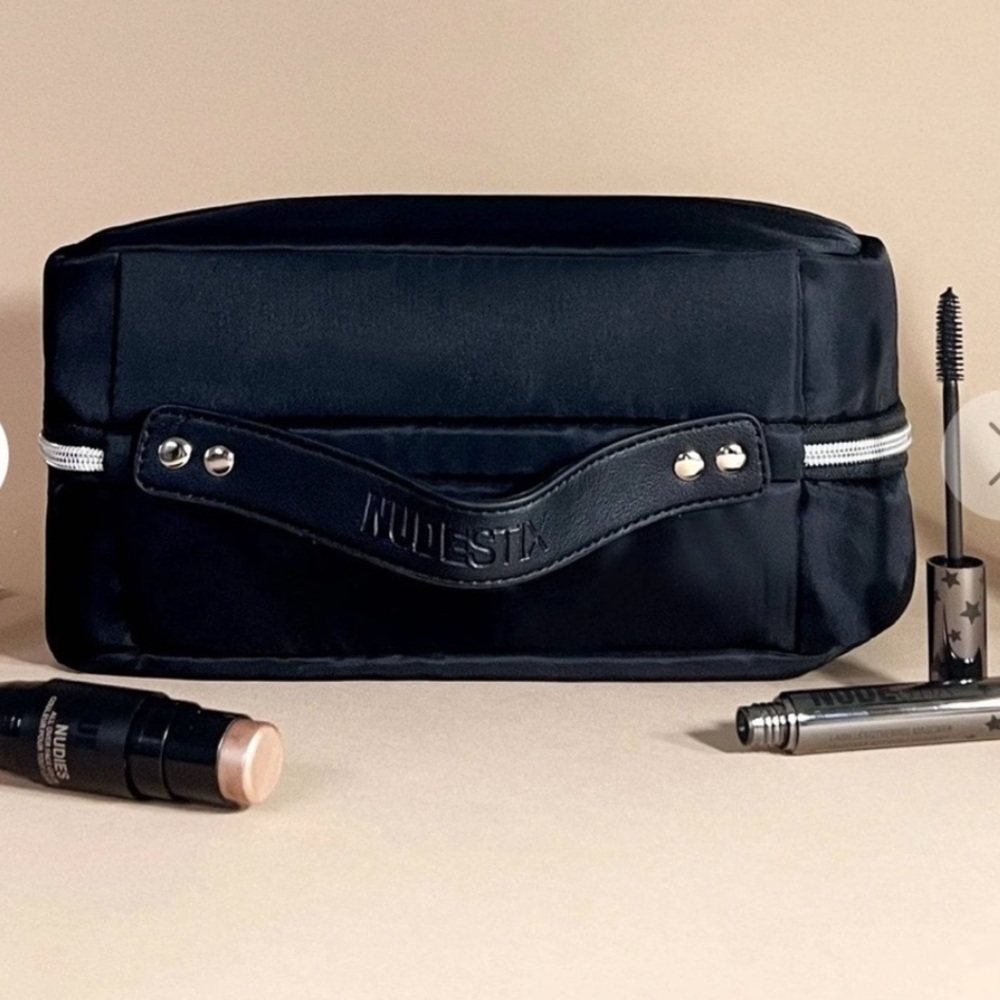 NUDESTIX Hanging Cosmetics Case/Toiletries Case - Picture 3 of 12